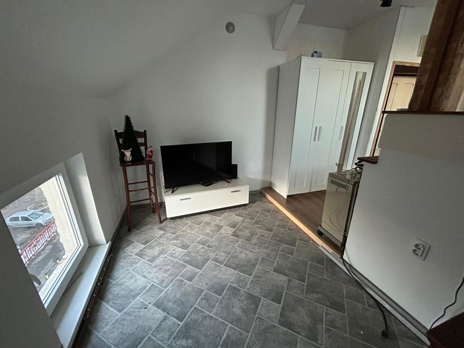 Private Apartament With Shared Bathroom Belgrado Buitenkant foto
