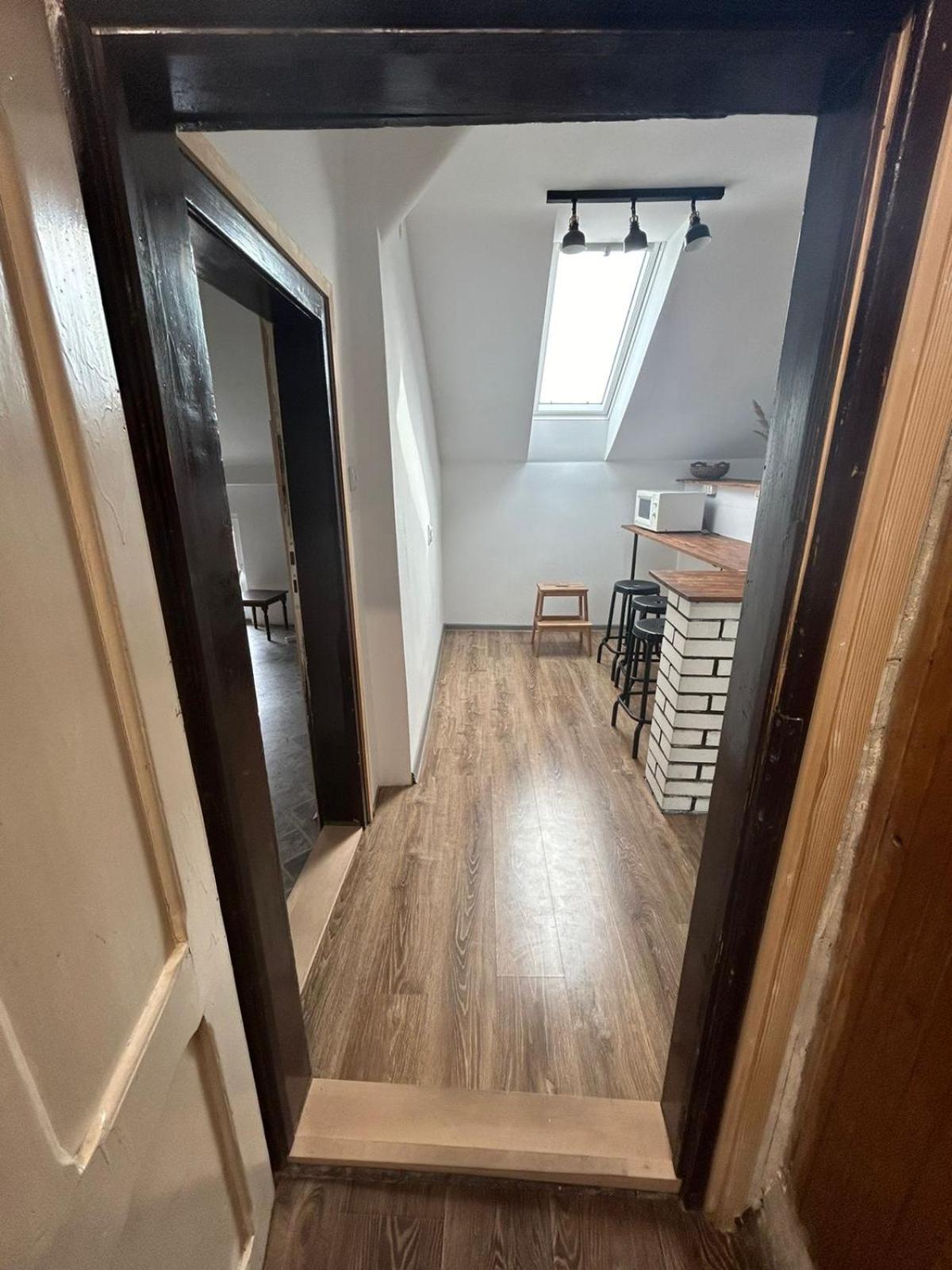 Private Apartament With Shared Bathroom Belgrado Buitenkant foto